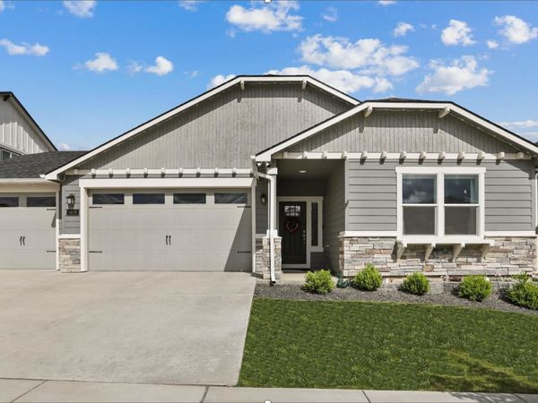 1819 S Donwood St, Greenacres, WA 99016