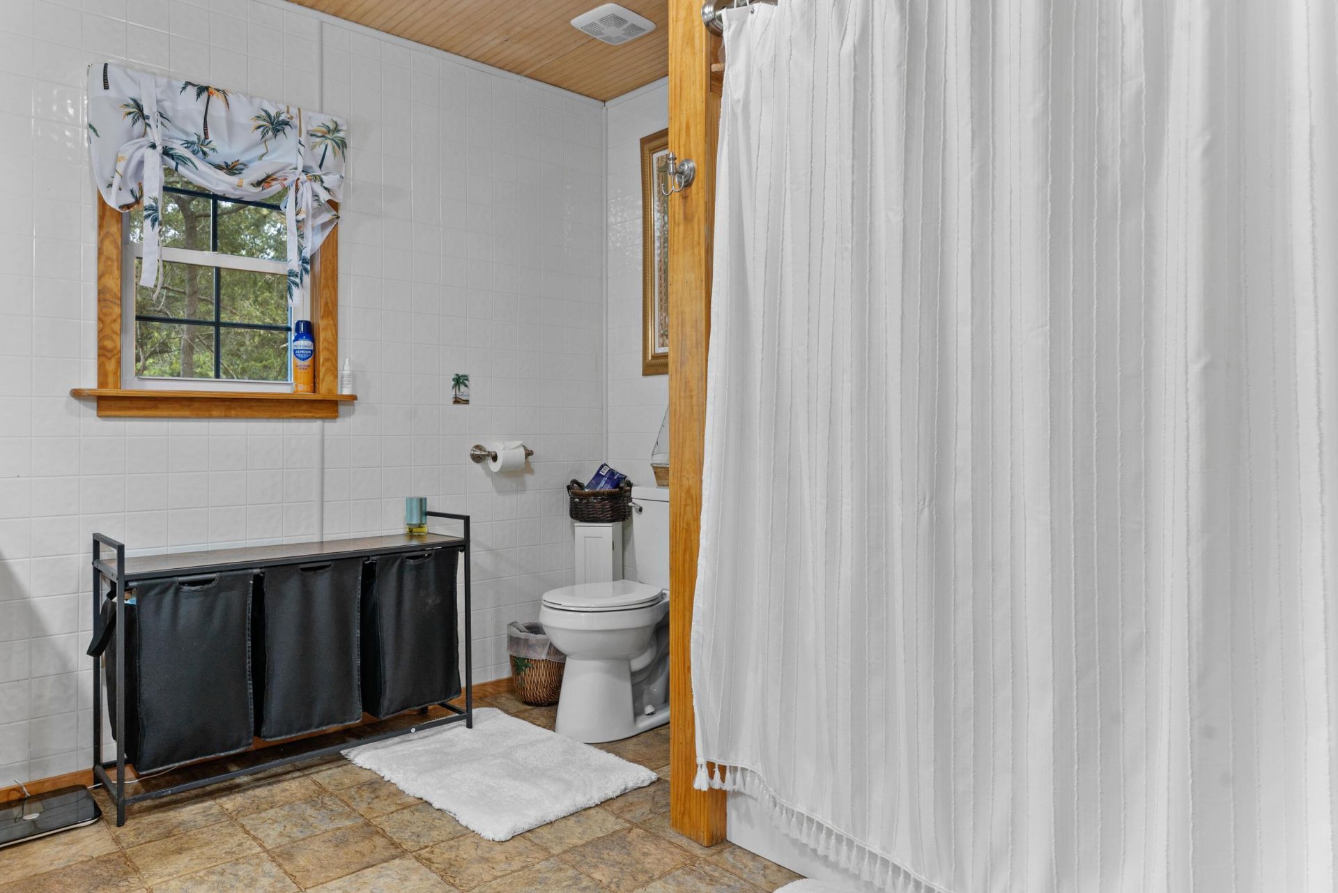 587 Norway Road Photo 17