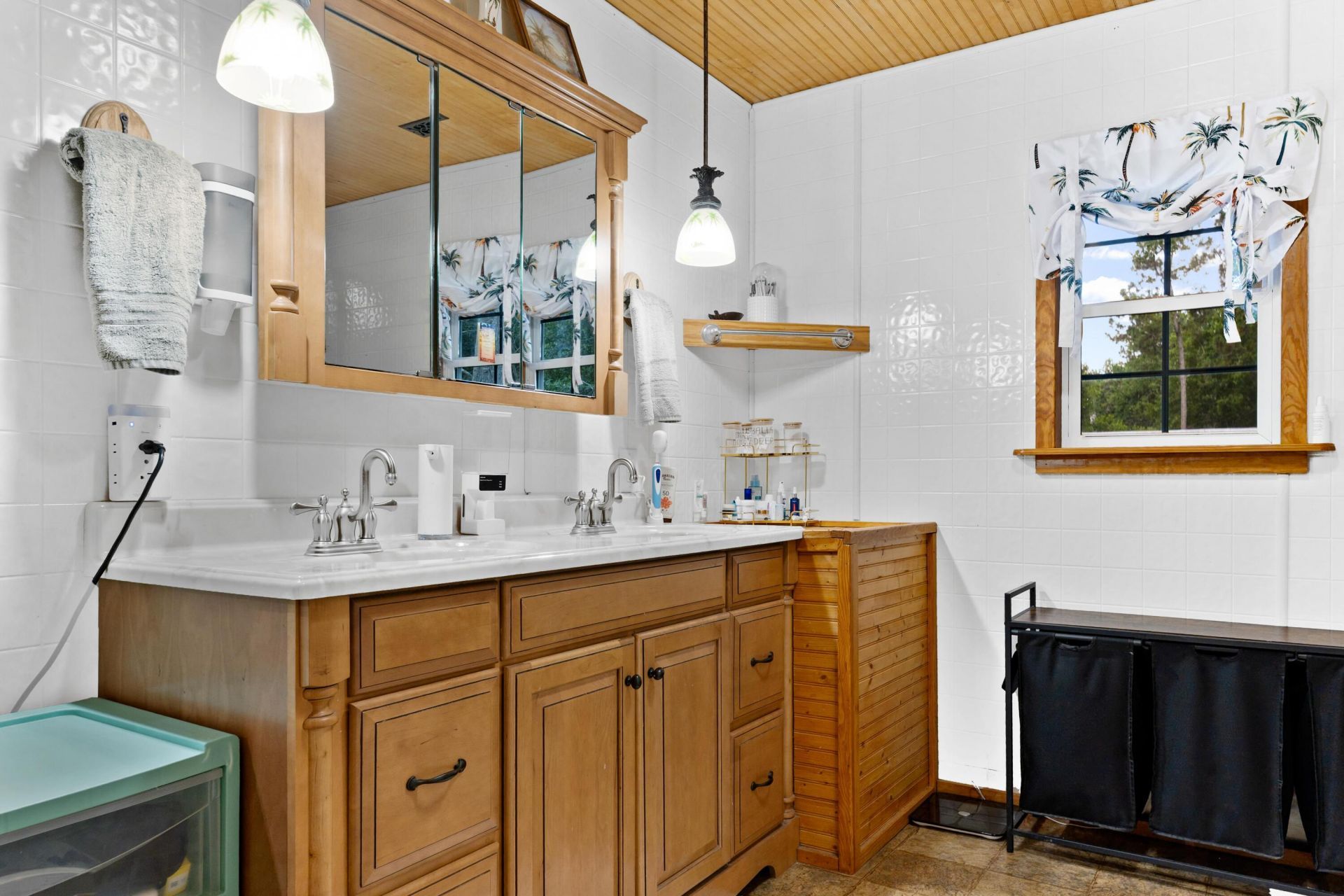 587 Norway Road Photo 18