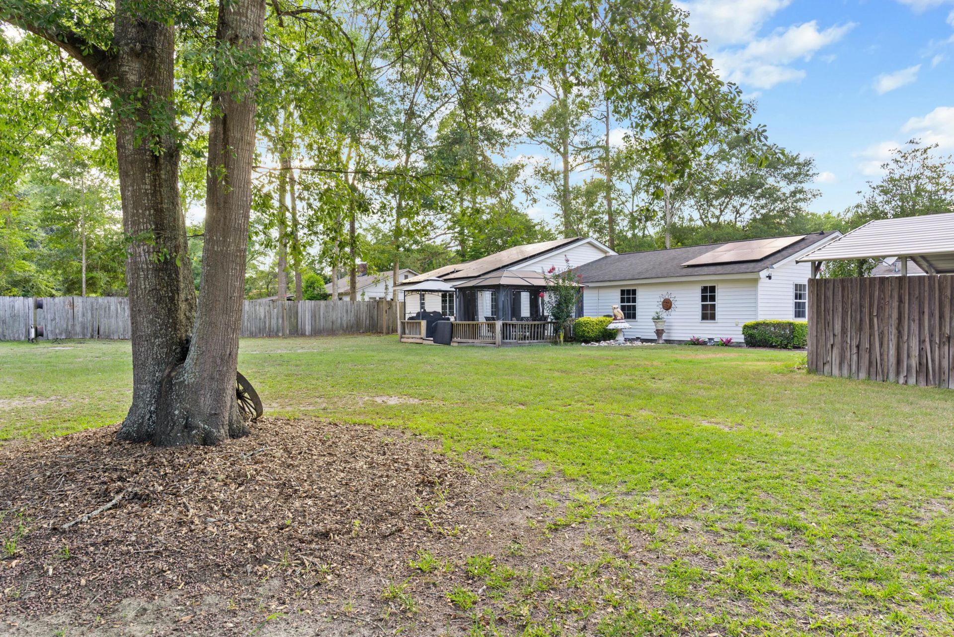 587 Norway Road Photo 32