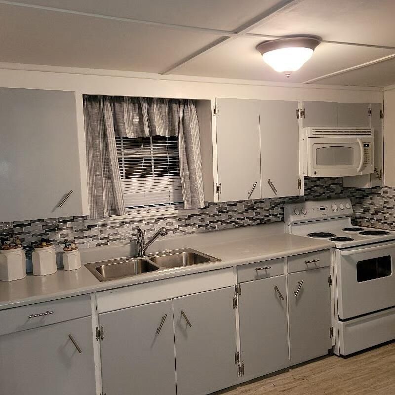 587 Norway Road Photo 41