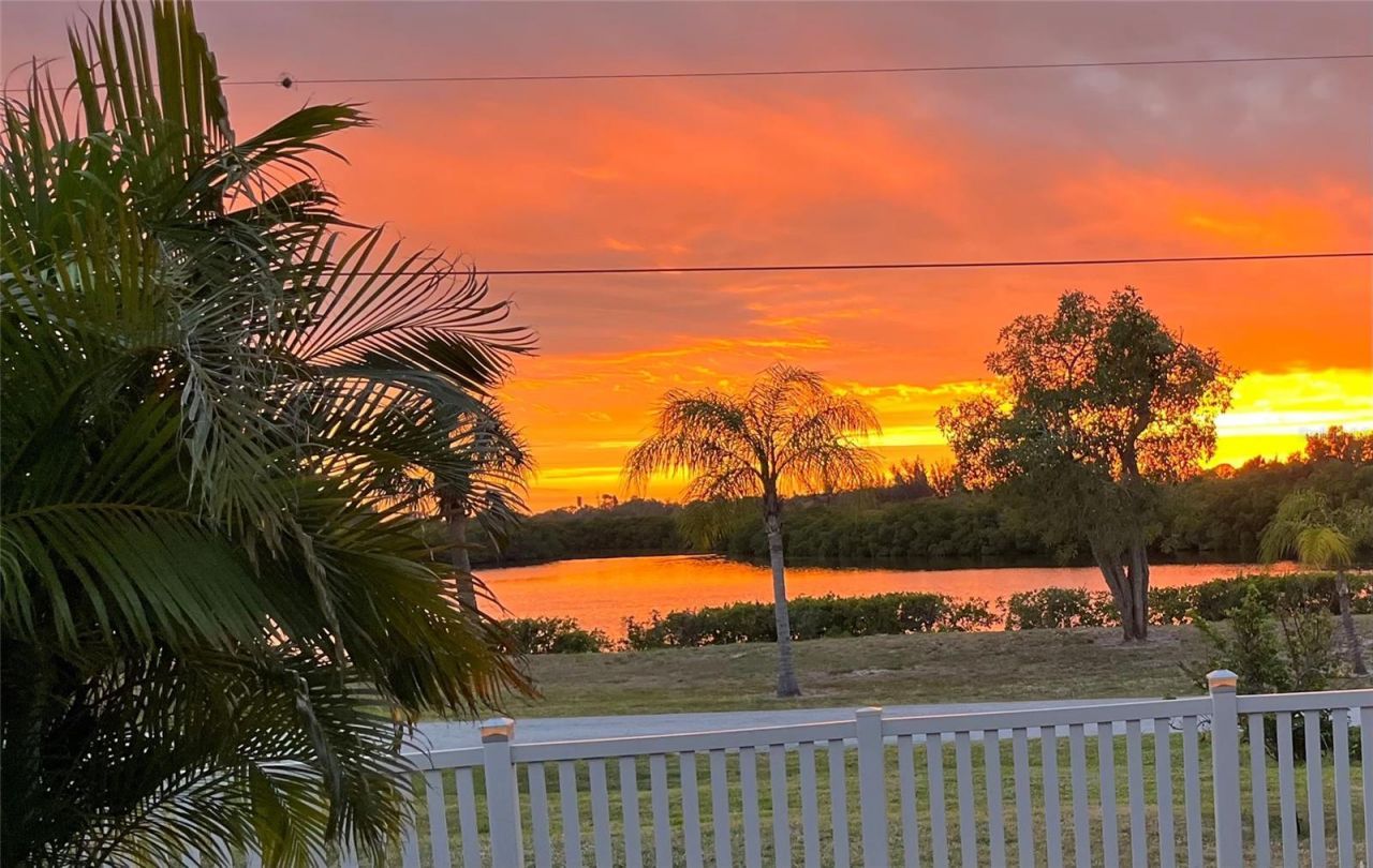 809 Timeless Moss Drive , Ruskin, FL 33570 Photo