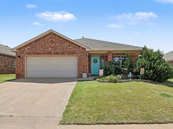 9505 Timberwind Lane, Yukon, OK 73099