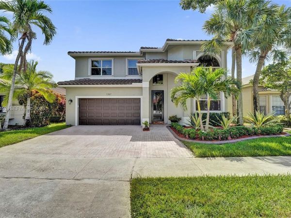1267 NW 167th Ave , Pembroke Pines, FL 33028