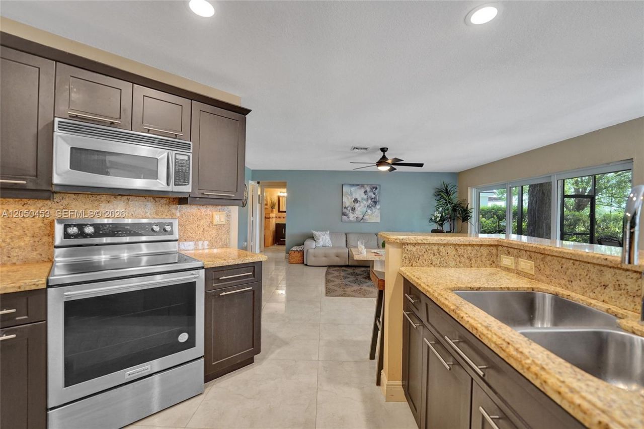 1267 NW 167th Ave , Pembroke Pines, FL 33028 Photo
