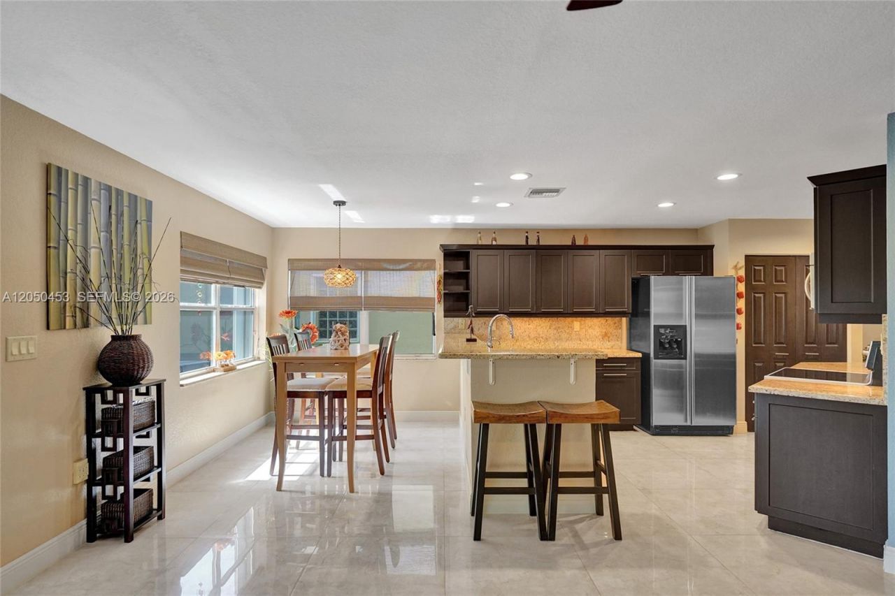 1267 NW 167th Ave , Pembroke Pines, FL 33028 Photo