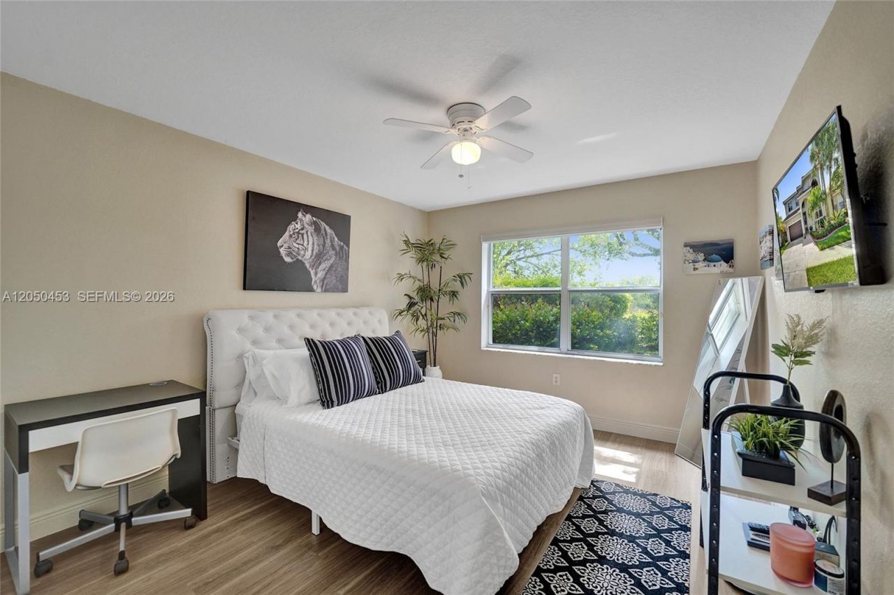 1267 NW 167th Ave , Pembroke Pines, FL 33028 Photo