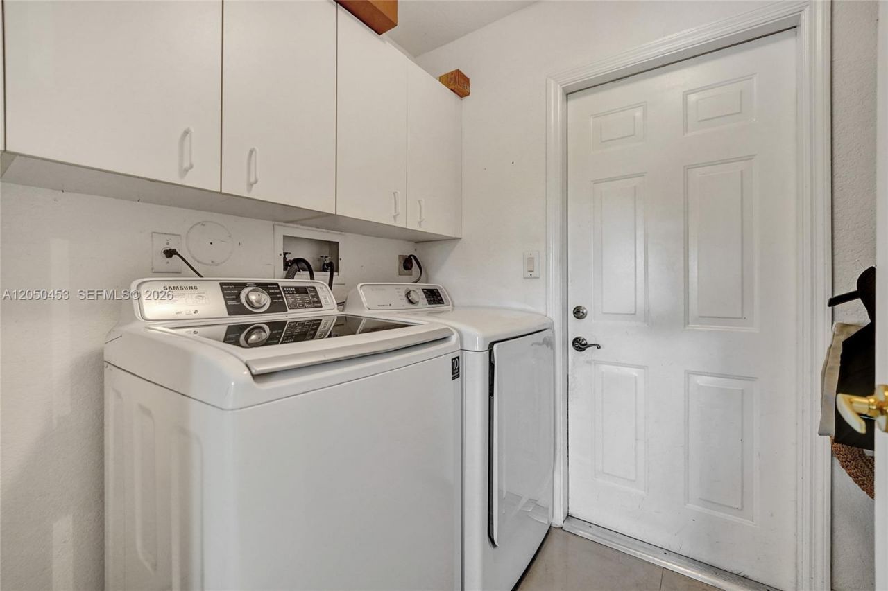 1267 NW 167th Ave , Pembroke Pines, FL 33028 Photo