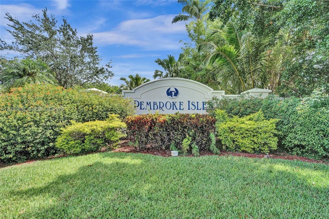1267 NW 167th Ave , Pembroke Pines, FL 33028 Photo