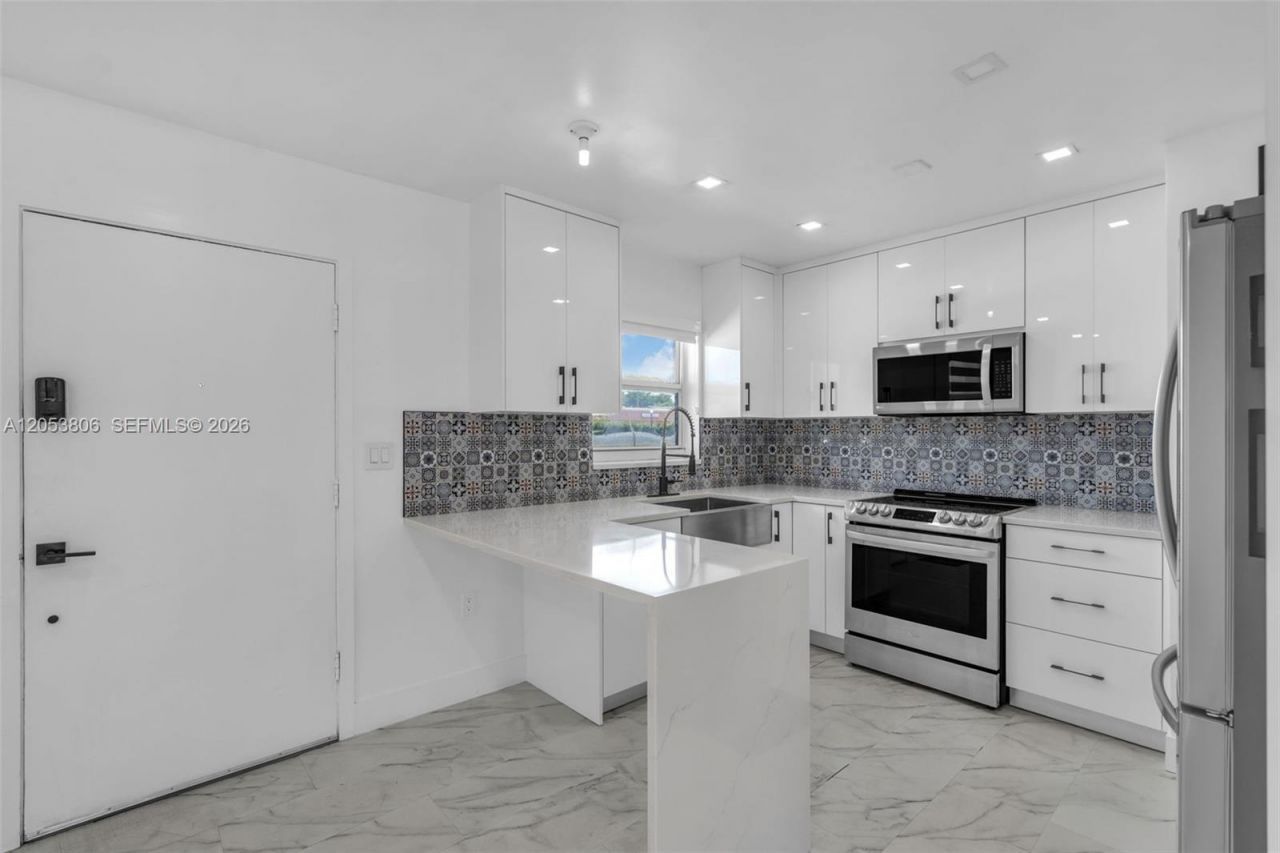 2225 NE 123rd St , Unit 102, North Miami, FL 33181 Photo