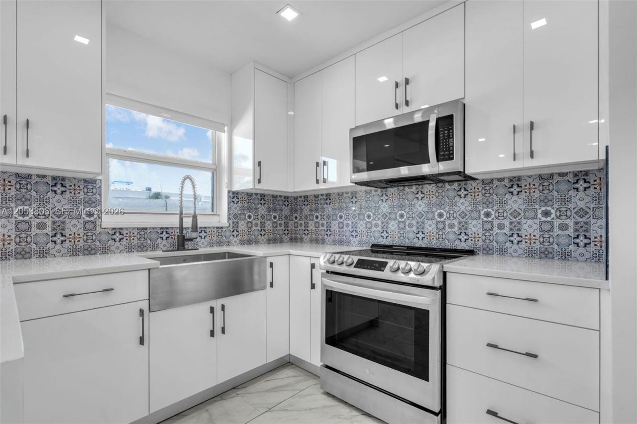 2225 NE 123rd St , Unit 102, North Miami, FL 33181 Photo