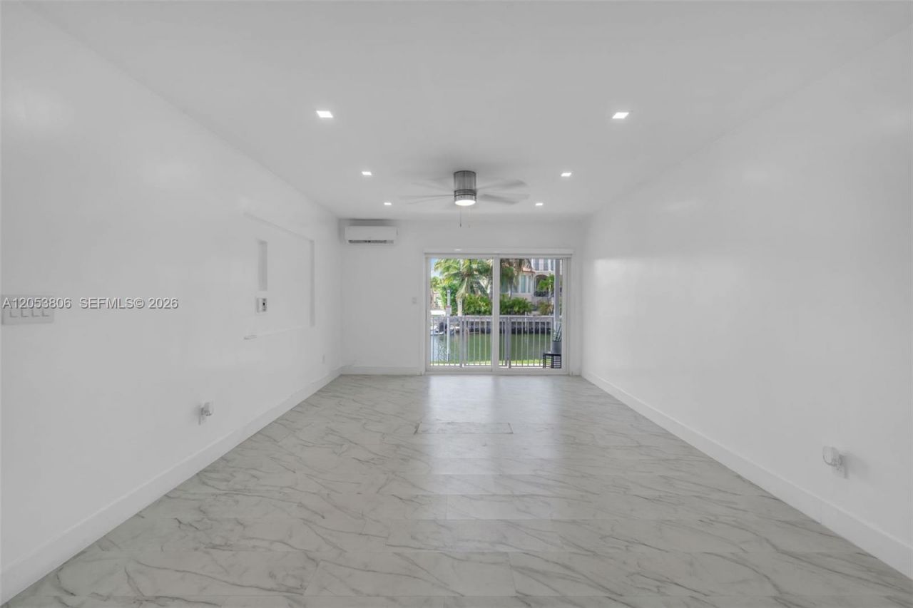 2225 NE 123rd St , Unit 102, North Miami, FL 33181 Photo
