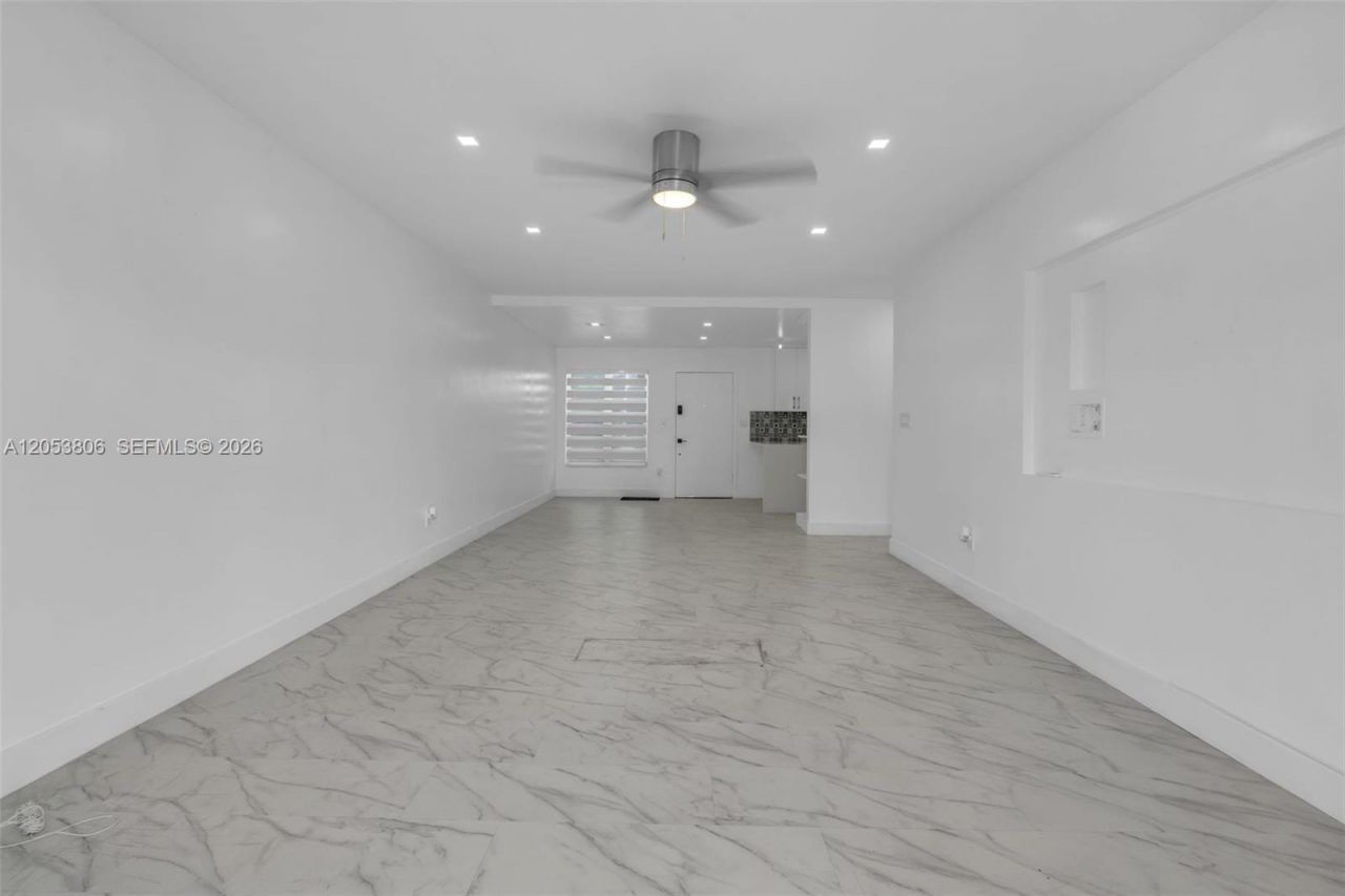 2225 NE 123rd St , Unit 102, North Miami, FL 33181 Photo