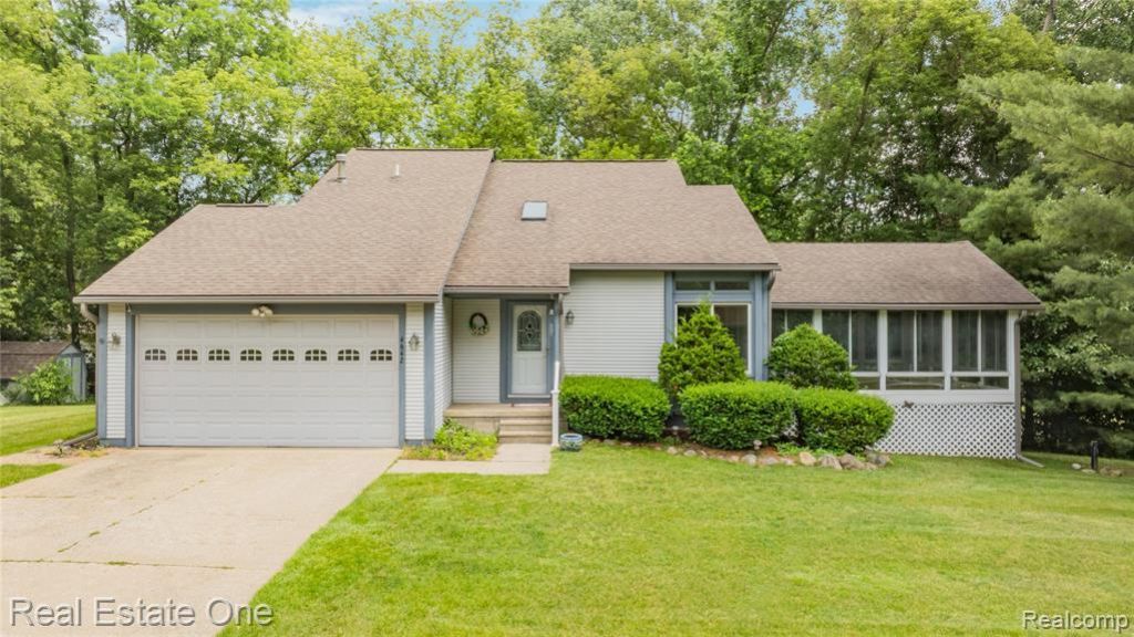 4642 Ponderosa Street, Oakland Township, MI 48382 Main Photo