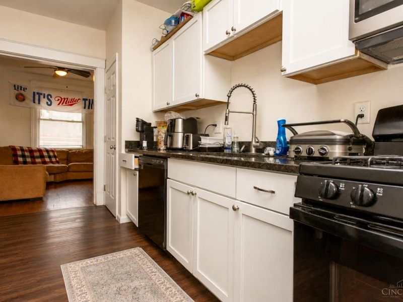 400 Tillotson Avenue, Cincinnati, OH 45219 Photo 5