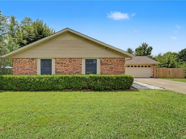 301 Wright Avenue , Springdale, AR 72764