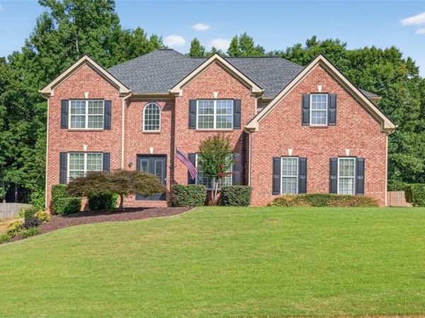 202 Prestwick Drive , Hoschton, GA 30548