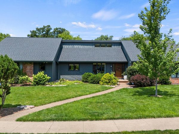 827 W BUTTERFIELD Drive, Peoria, IL 61614