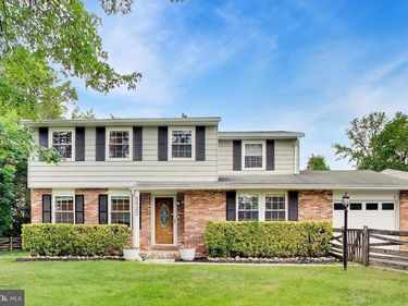 5932 PEREGRINE DR., BURKE, VA 22015