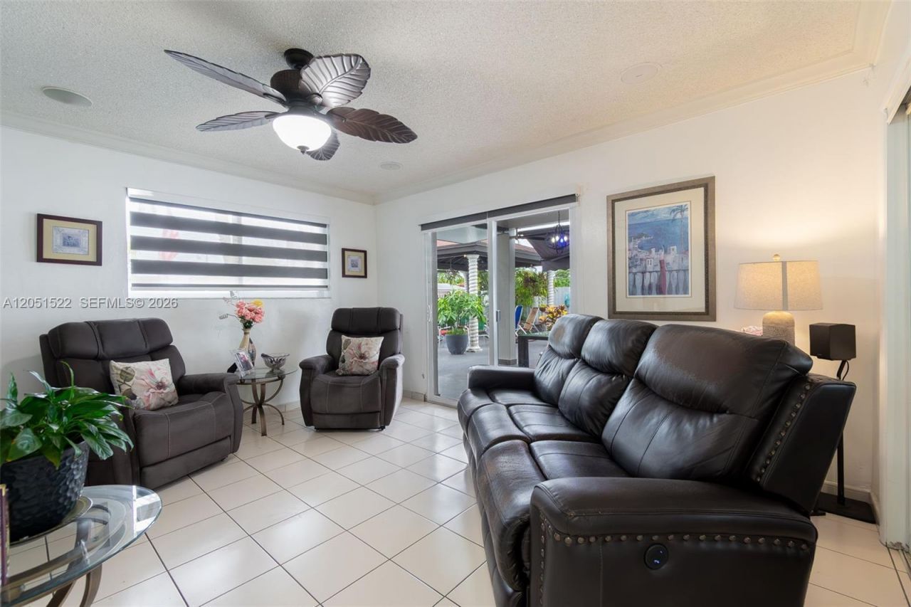 6320 E 4th Ave , Hialeah, FL 33013 Photo