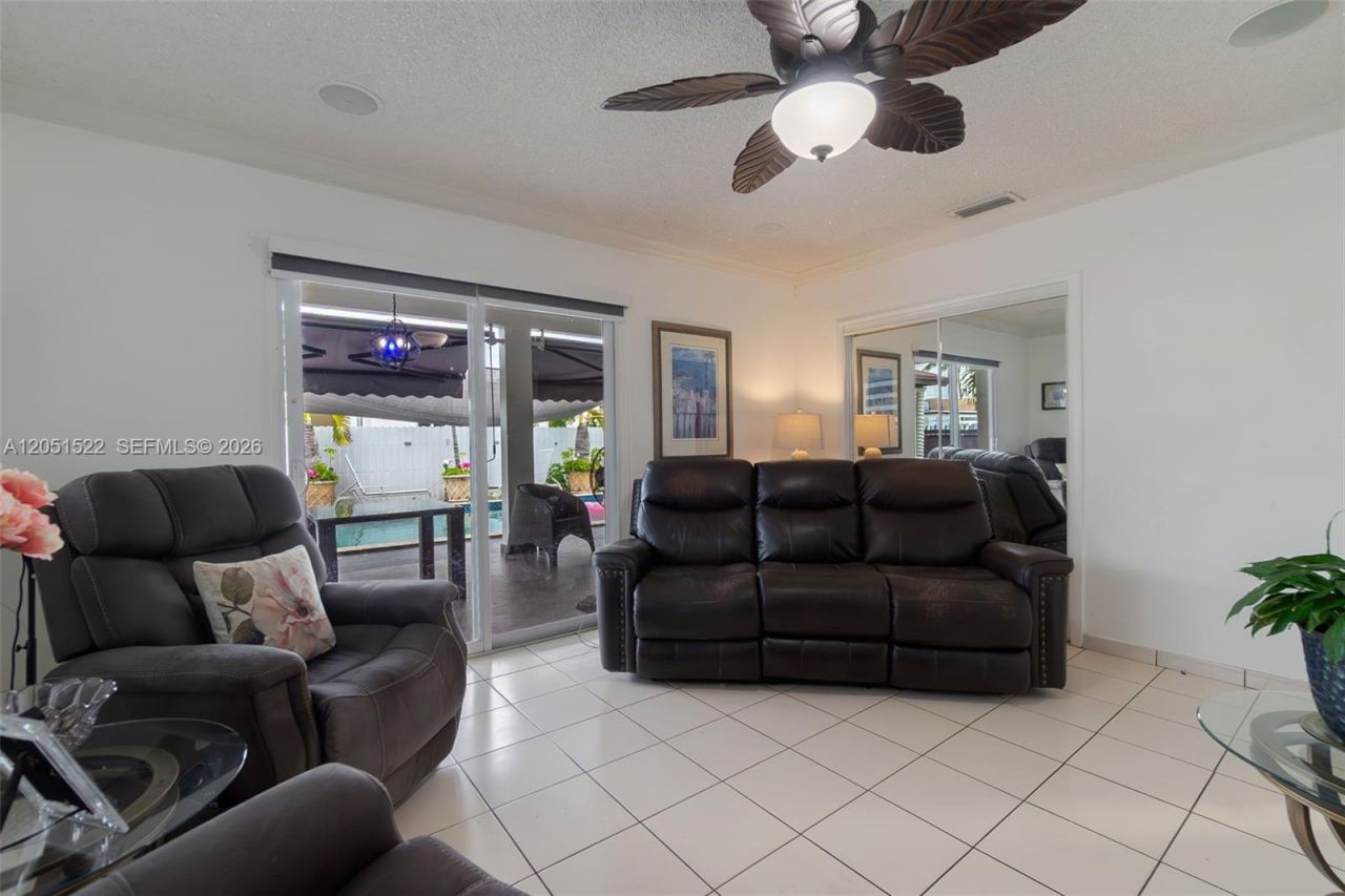 6320 E 4th Ave , Hialeah, FL 33013 Photo