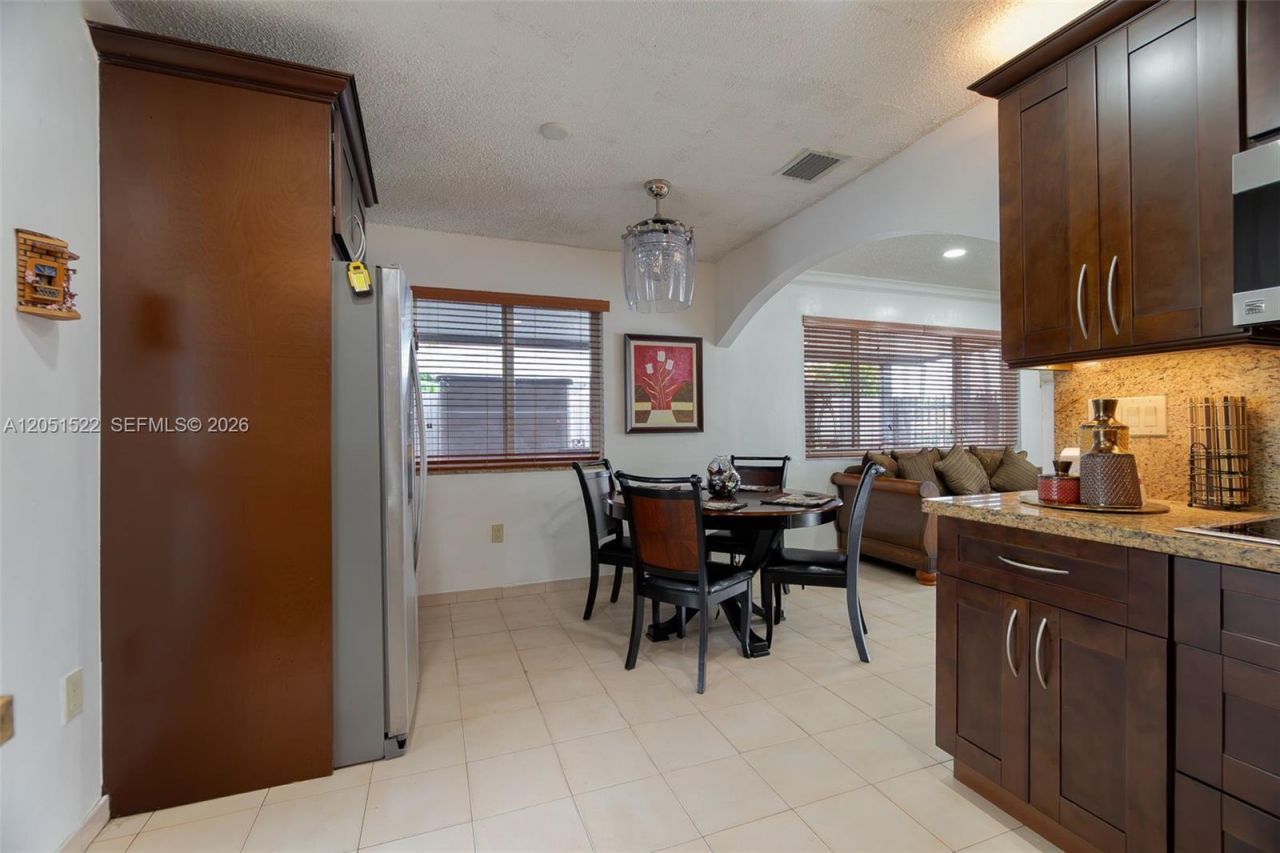 6320 E 4th Ave , Hialeah, FL 33013 Photo