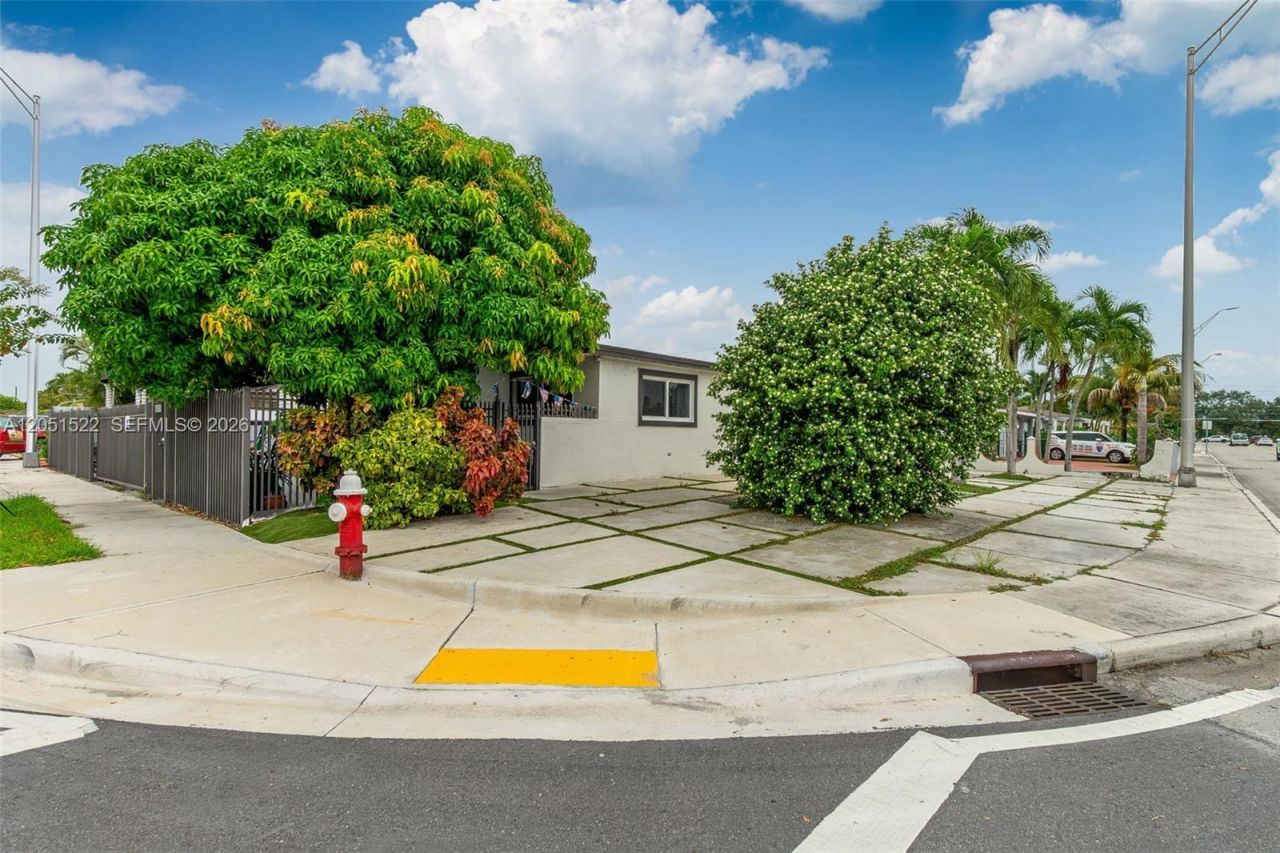 6320 E 4th Ave , Hialeah, FL 33013 Photo