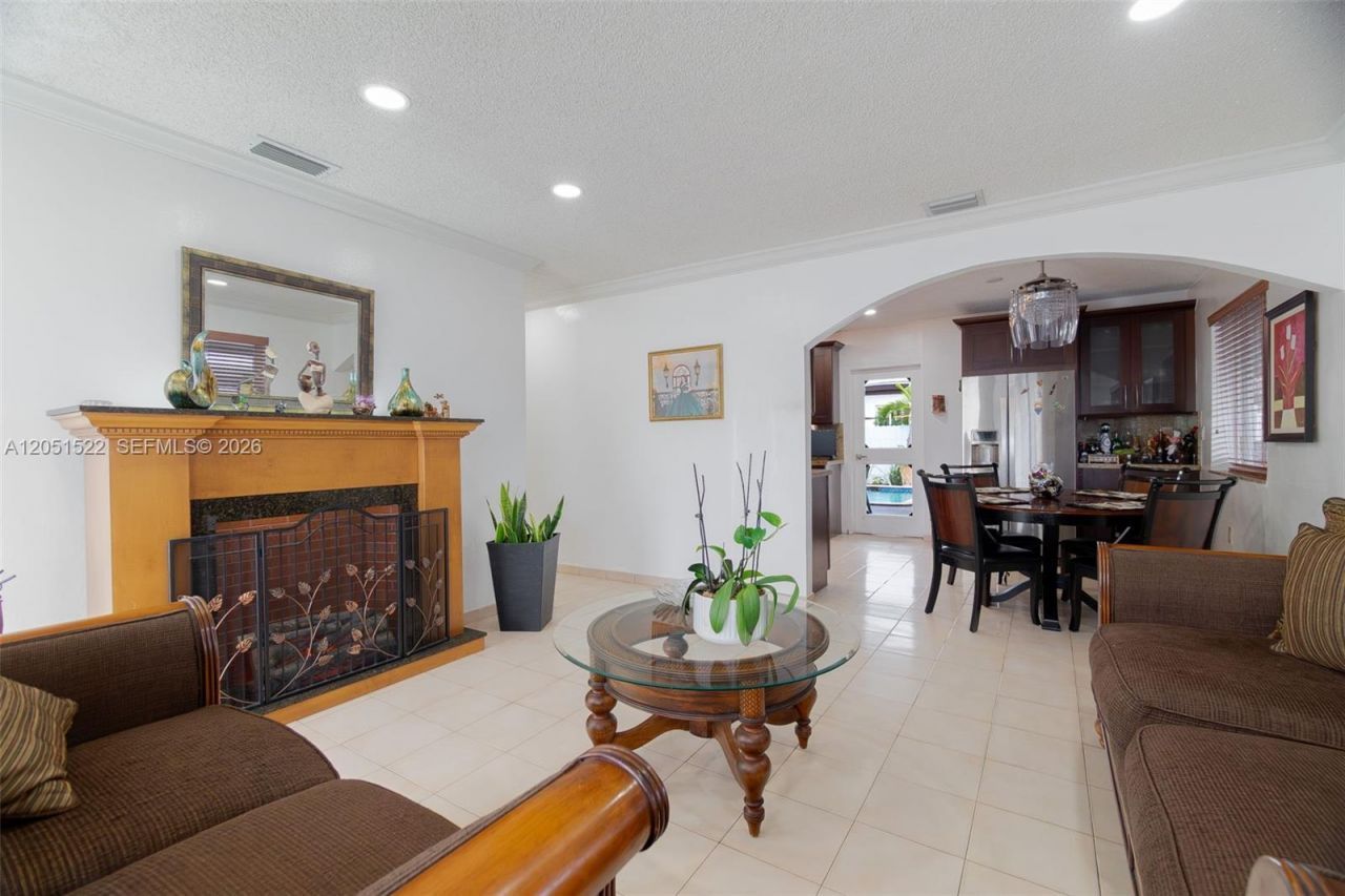 6320 E 4th Ave , Hialeah, FL 33013 Photo