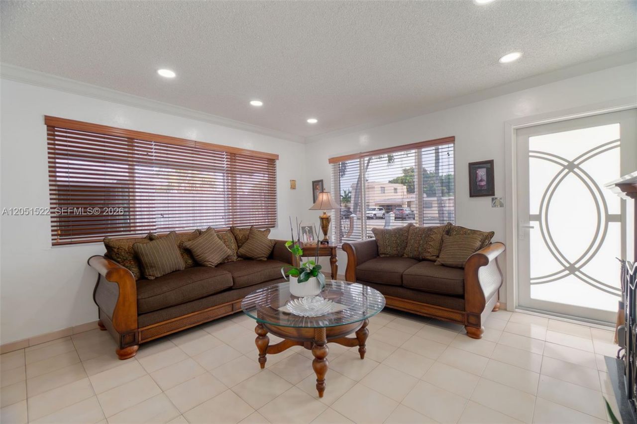 6320 E 4th Ave , Hialeah, FL 33013 Photo