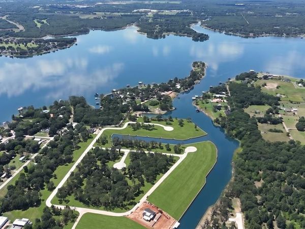 17 Sapphire Way, Caney City, TX 75148