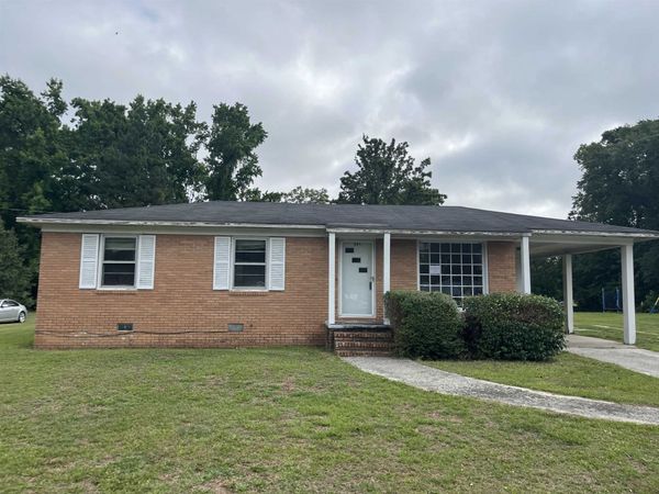 908 Martin Luther King Dr. , Andrews, SC 29510
