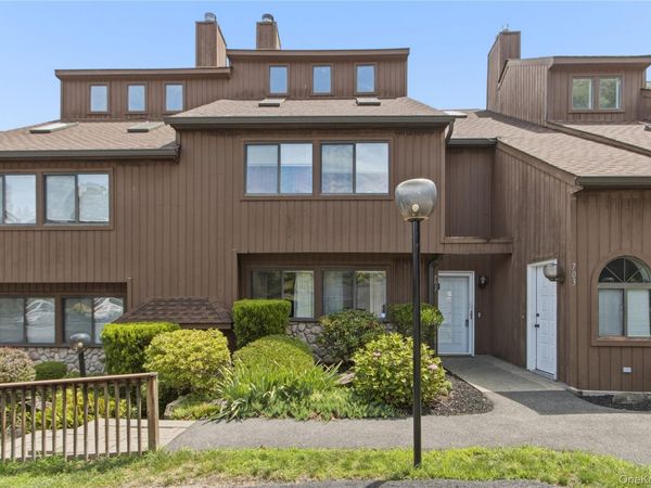702 Scenic Lane , Poughkeepsie, NY 12603
