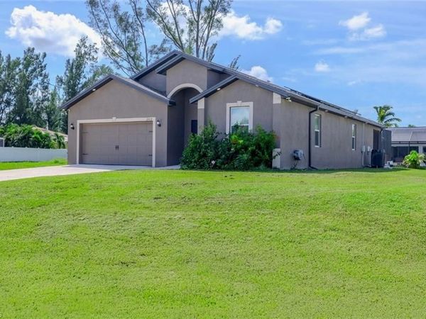 2902 NW 10th TER , CAPE CORAL, FL 33993