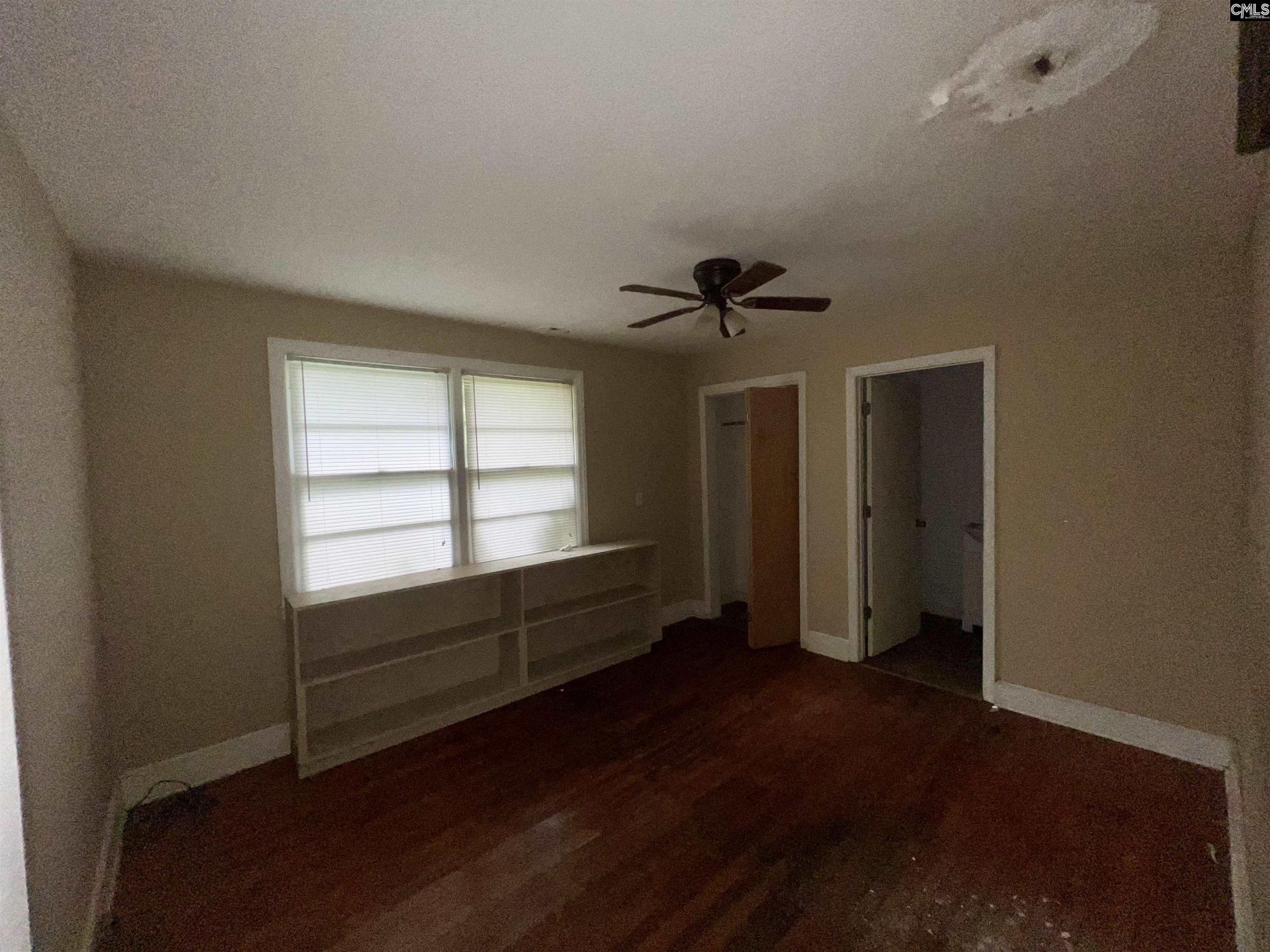 249 Richards Street  Photo 4