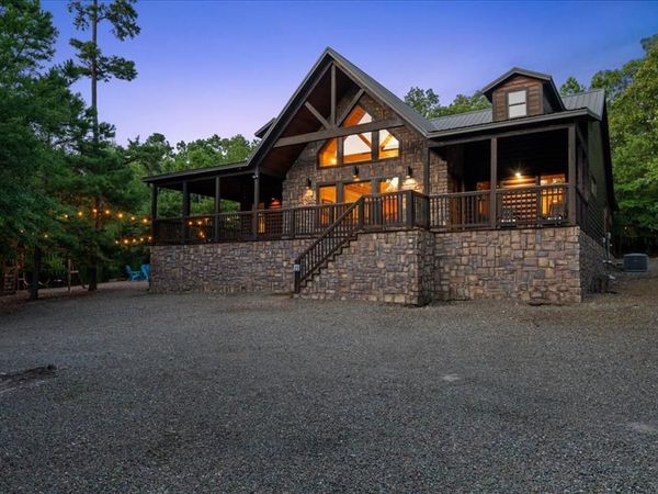 132 Bass Loop Road, Broken Bow, OK 74728