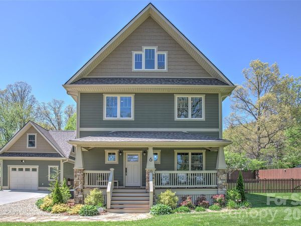 6 Hamlet Street, Black Mountain, NC 28711