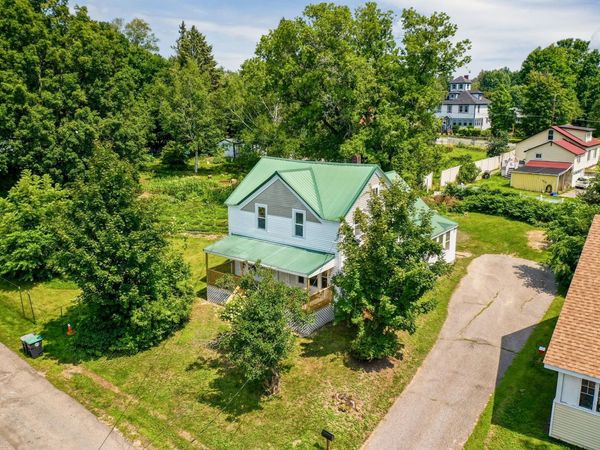 17 Charles Street, Franklin, NH 03235