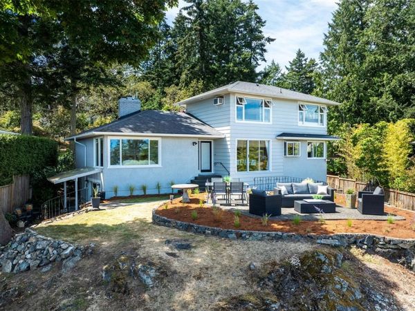 5270 Parker Ave , Saanich, BC V8L 5E5