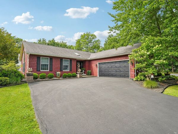 35 Woodlawn Dr Drive , Clark, PA 16113