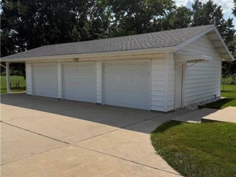4461 New Carlisle Pike, Springfield Township, OH 45504 Photo 3