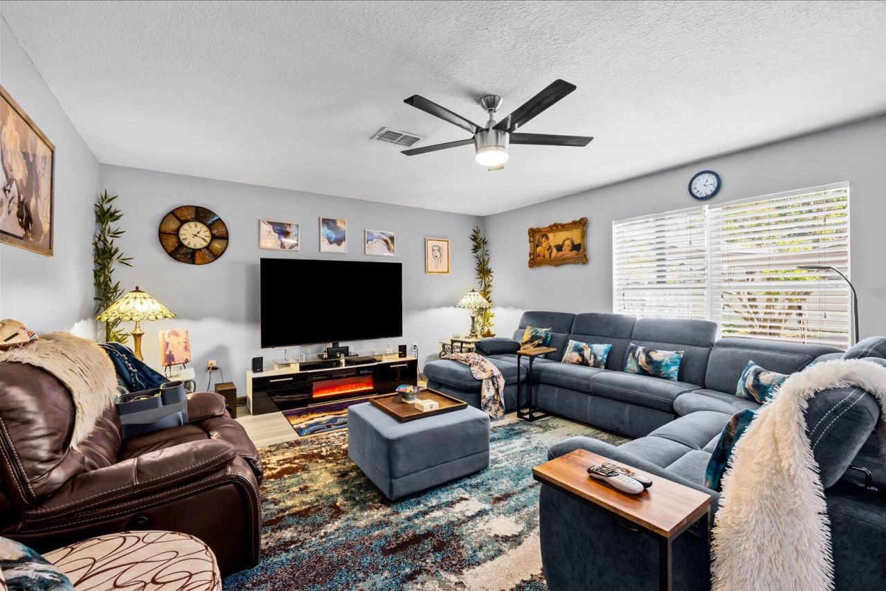 813 Evernia Street, Sebastian, FL 32958 Photo