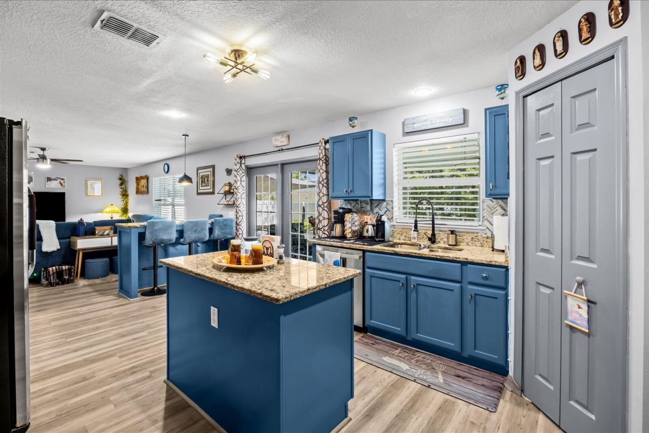 813 Evernia Street, Sebastian, FL 32958 Photo