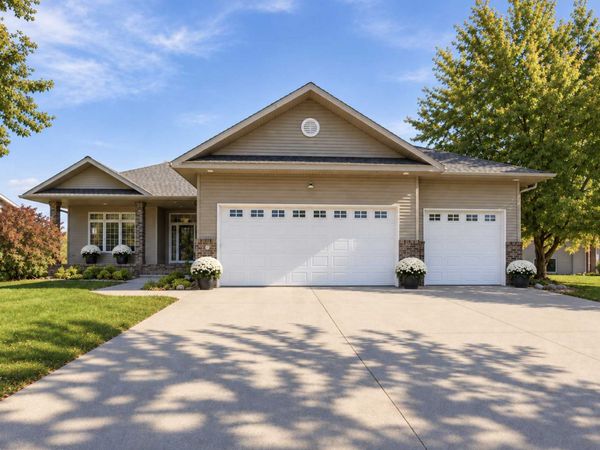 868 32nd Street S, Moorhead, MN 56560