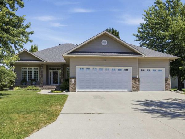 868 32nd Street S, Moorhead, MN 56560