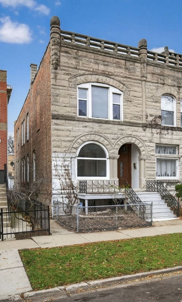 4754 S Langley Avenue , Chicago, IL 60615