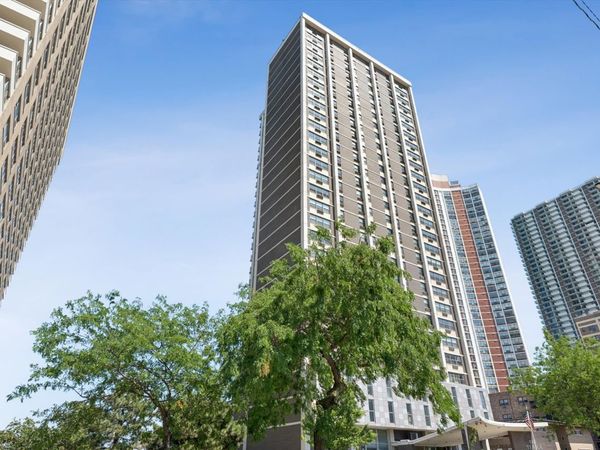 6147 N Sheridan Road, Unit 11A, Chicago, IL 60660