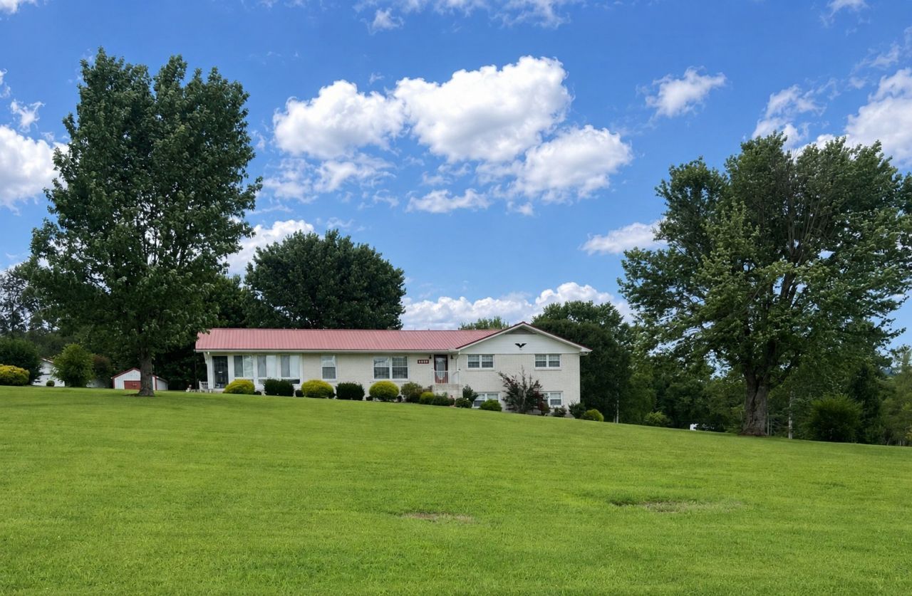 1465 Murfreesboro Rd , Woodbury, TN 37190 Main Photo
