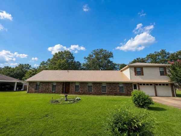1701 Woodview, Amory, MS 38821