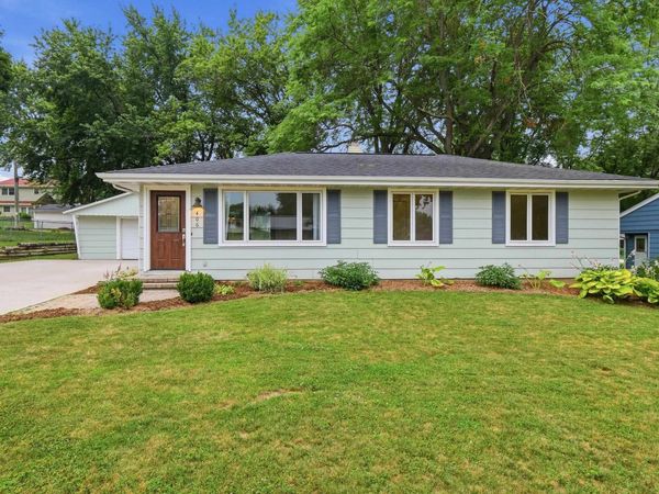 406 E Verleen Avenue, Waunakee, WI 53597