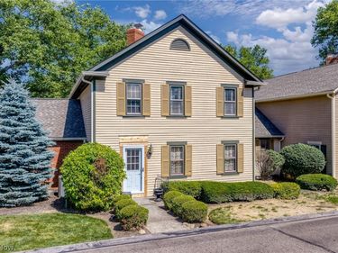 53 Hudson Common Drive, Hudson, OH 44236